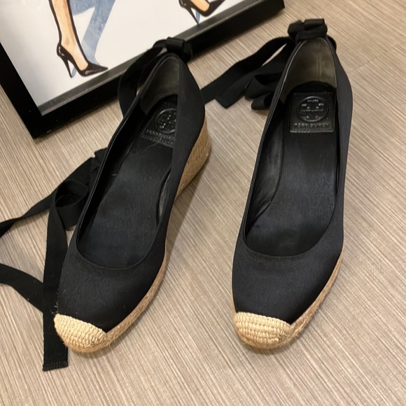 Tory Burch Satin Heather Ankle Wrap Espadrille Wedge shoes Black color Size 5.5 - Picture 2 of 9